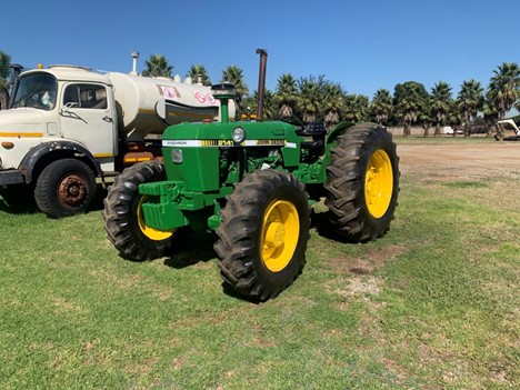 JOHN DEERE 2141 4X4